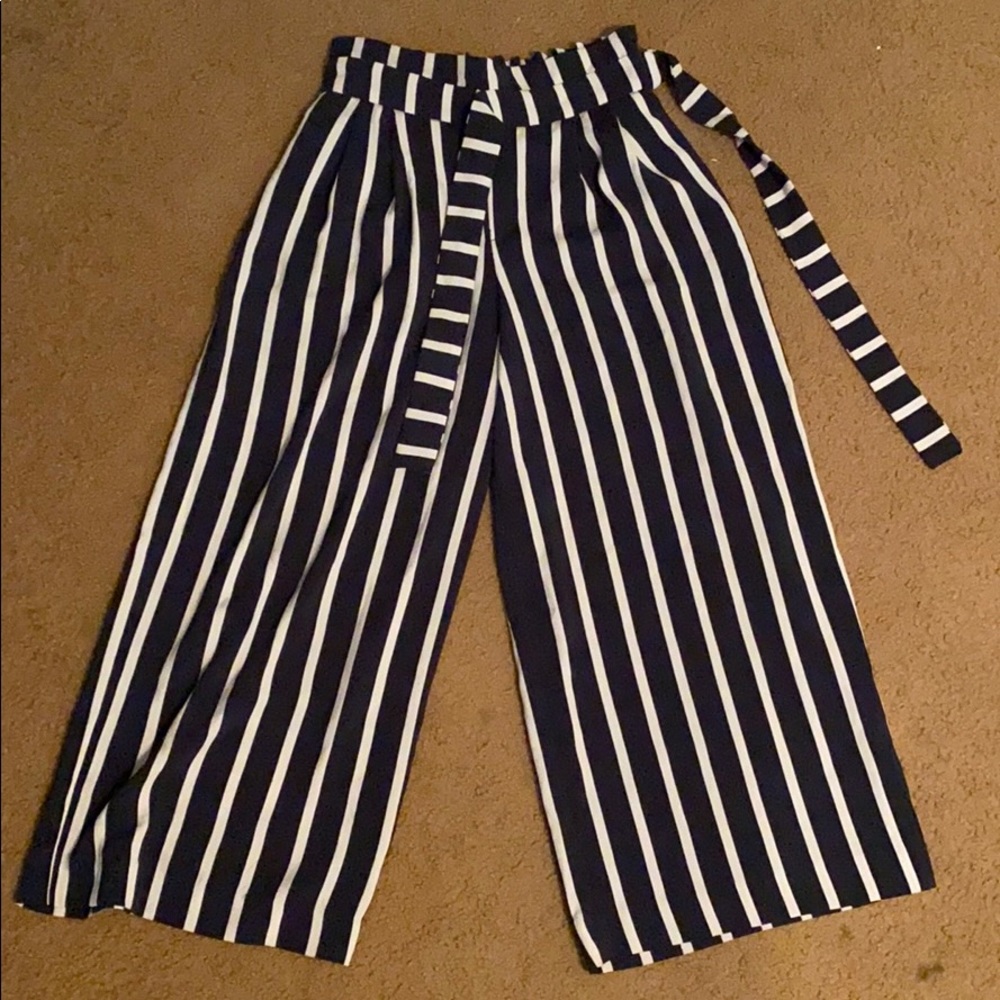 Baggy Crop Pants